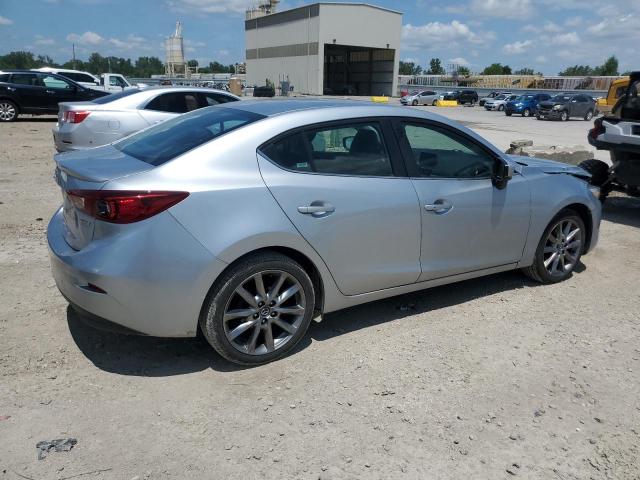  MAZDA 3 2018 Srebrny