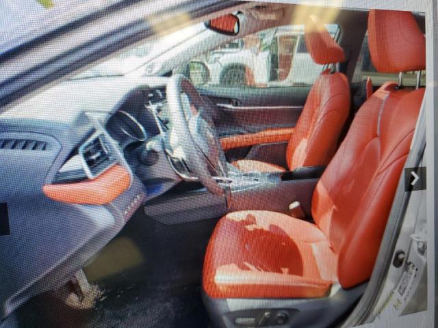  TOYOTA CAMRY 2019 Srebrny