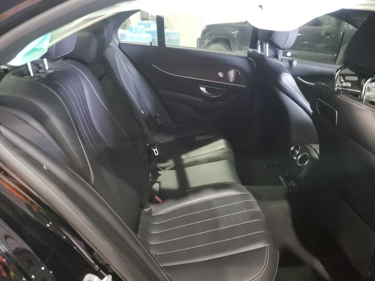 2019 Mercedes-Benz E 300 VIN: WDDZF4JB2KA617545 Lot: 59357855