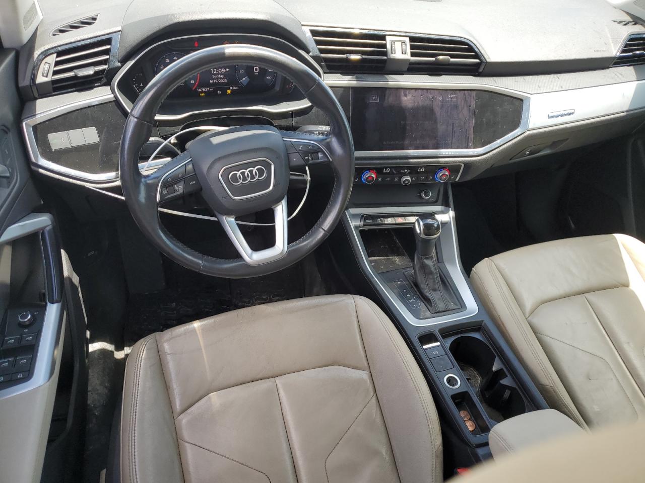 2020 Audi Q3 Premium VIN: WA1AECF32L1053977 Lot: 61080005