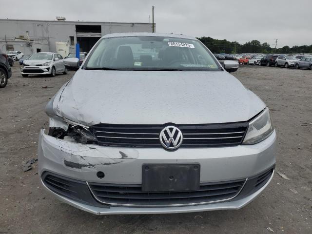  VOLKSWAGEN JETTA 2013 Srebrny