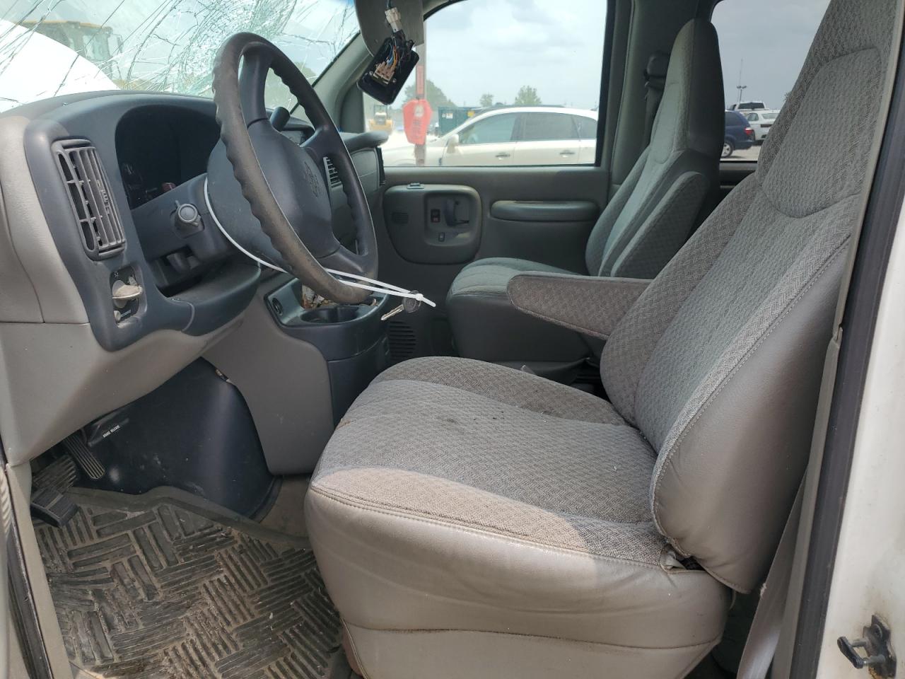 2000 Chevrolet Express G3500 VIN: 1GAHG39R3Y1143668 Lot: 59350965