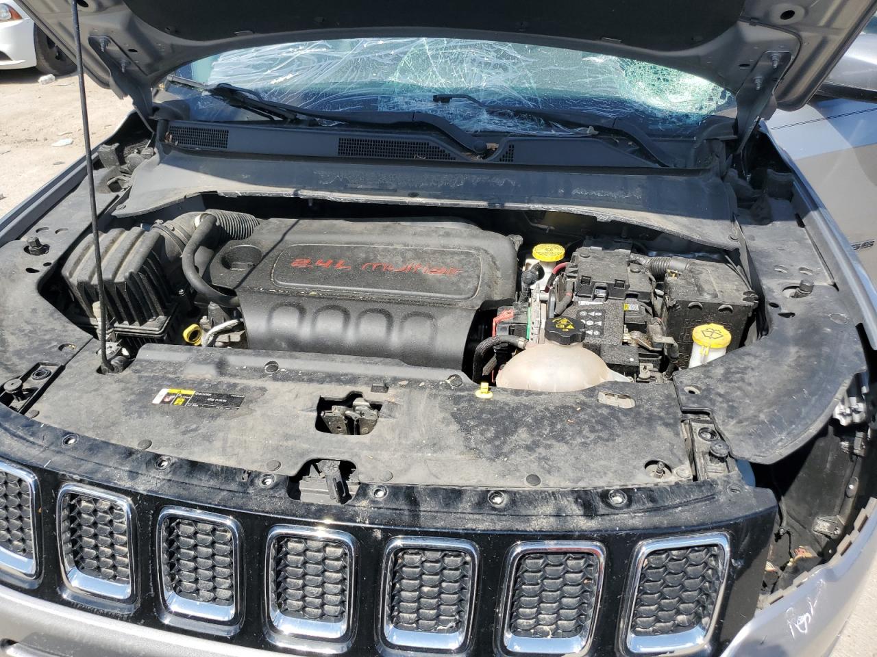 JEEP COMPASS 2018 VIN 3C4NJCBB8JT503203 photo 11