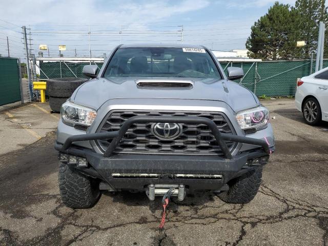  TOYOTA TACOMA 2021 Srebrny