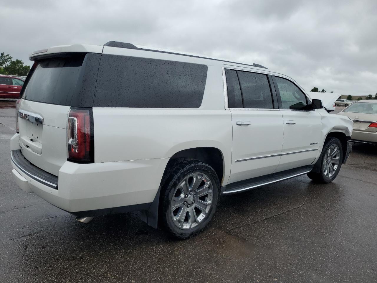 GMC YUKON 2016 VIN 1GKS2HKJ1GR281887 фото 3