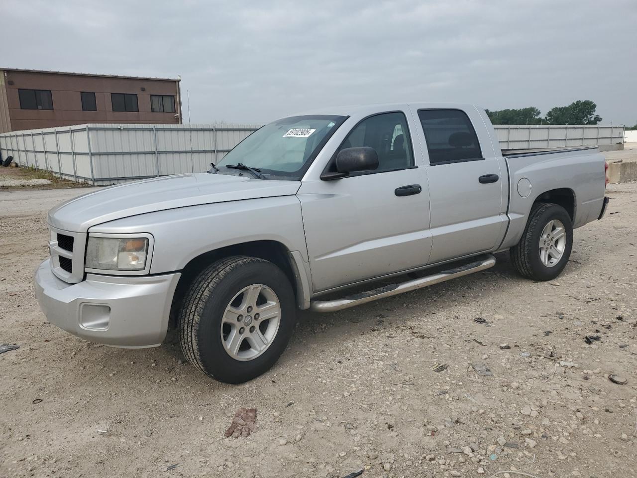 2009 Dodge Dakota Sxt for Sale in Kansas City, KS - Burn - Engine