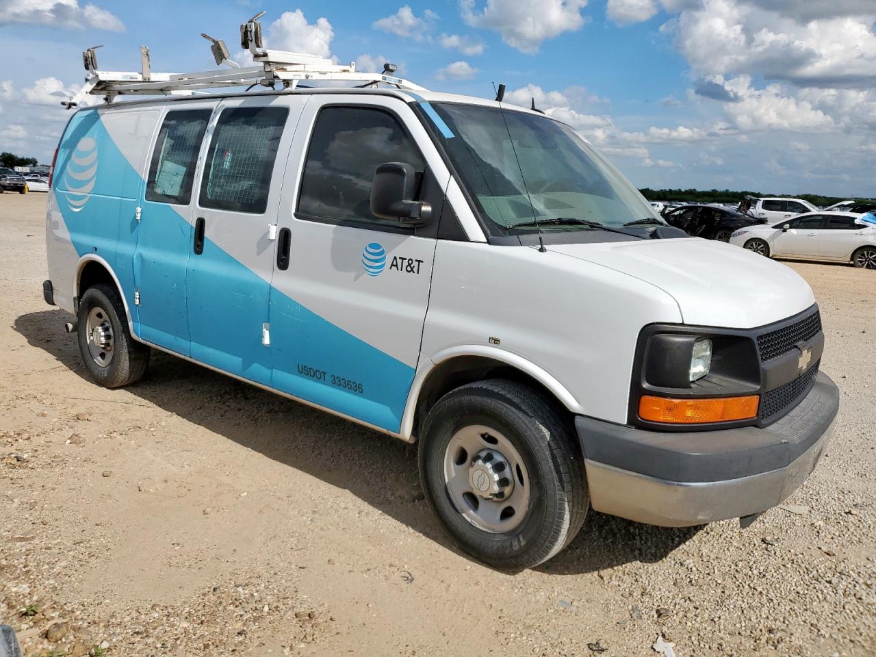 CHEVROLET EXPRESS 2015 VIN 1GCWGFCF2F1131622 фото 4