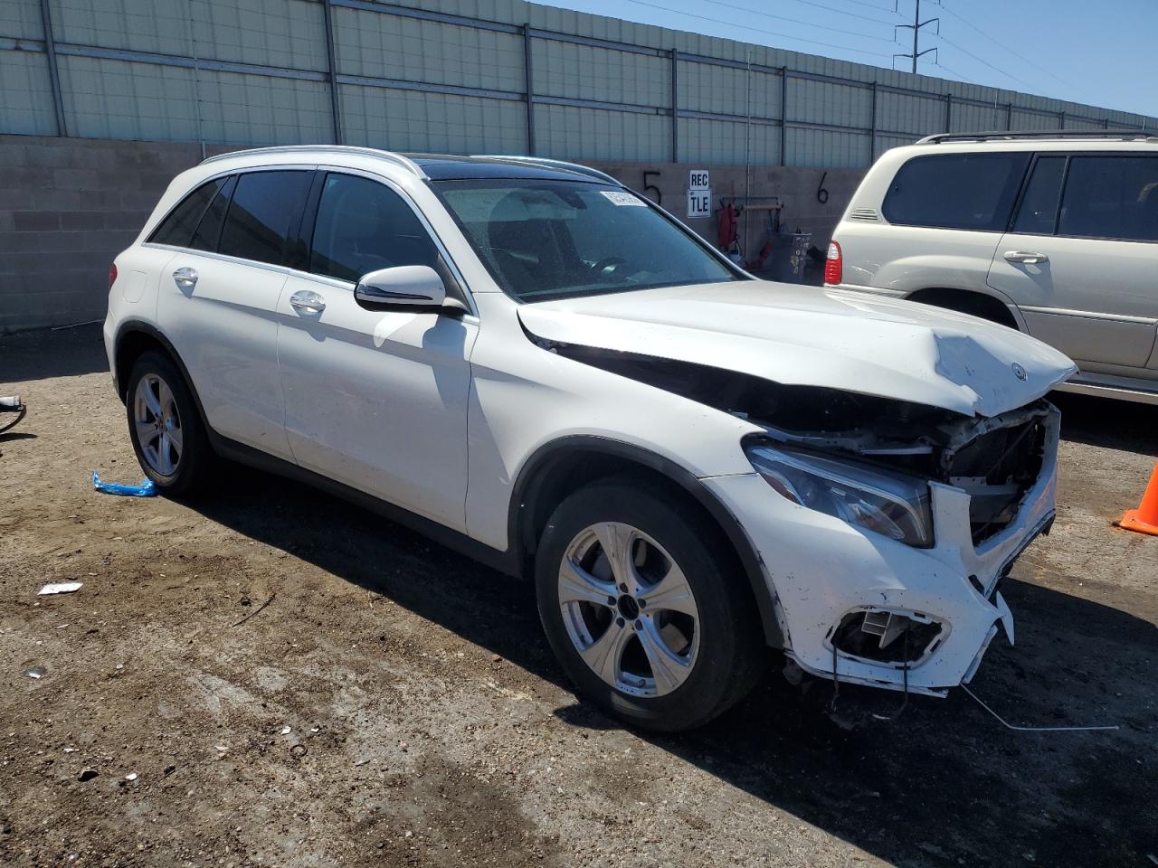 MERCEDES-BENZ GLC-CLASS 2018 VIN WDC0G4KBXJV062022 photo 4