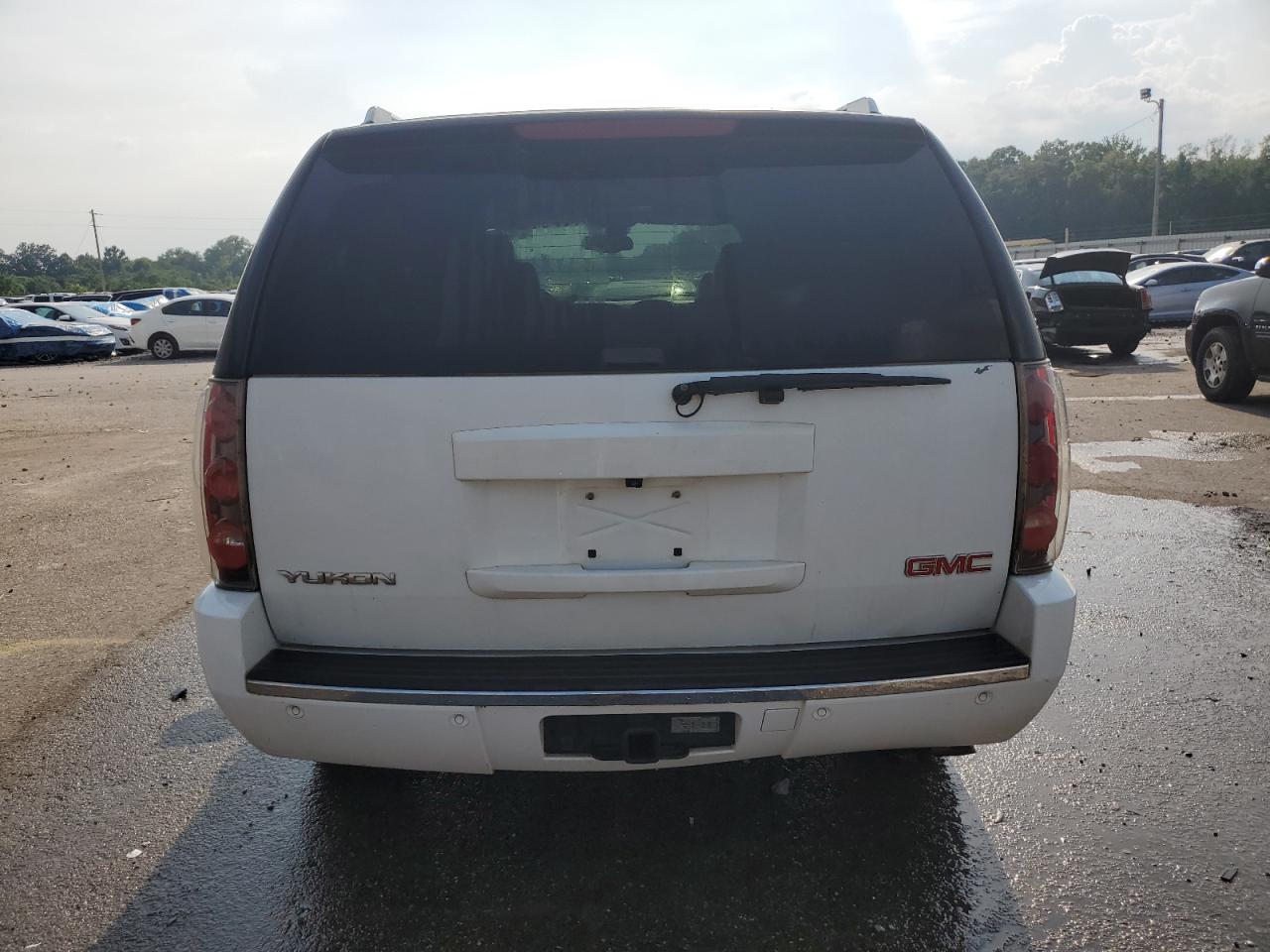 2007 GMC Yukon Denali VIN: 1GKFK63847J275291 Lot: 61976785