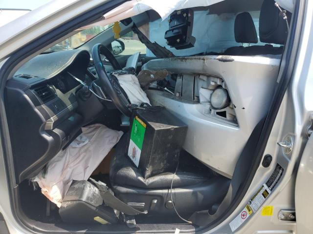 Sedans TOYOTA CAMRY 2012 Srebrny