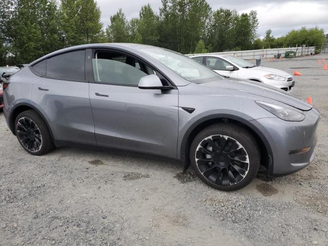  TESLA MODEL Y 2024 Silver