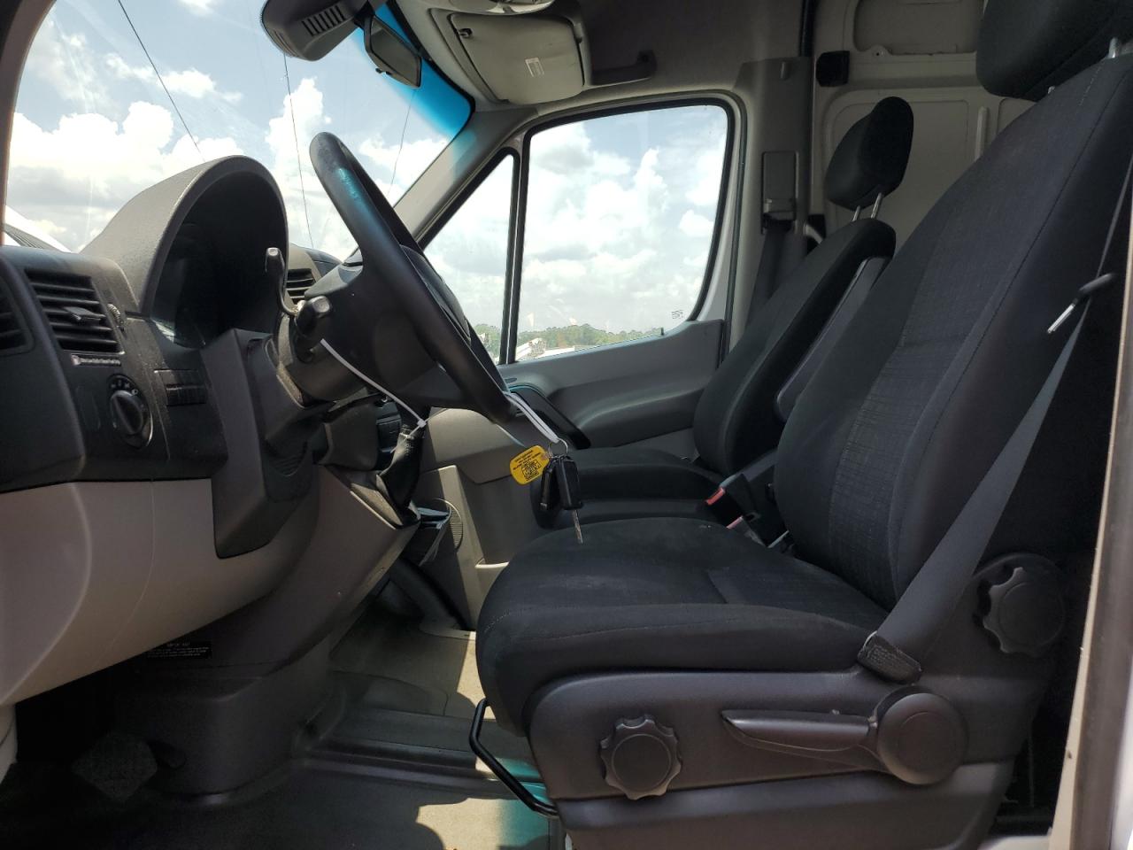 2014 Mercedes-Benz Sprinter 2500 VIN: WD3PE8CC1E5933530 Lot: 61326525
