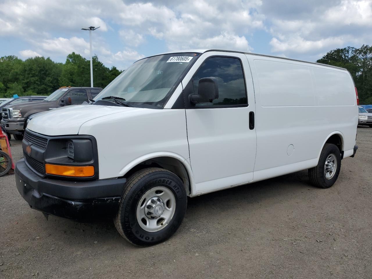2016 Chevrolet Express G2500 zu verkaufen in East Granby, CT - Minor Dent/Scratches