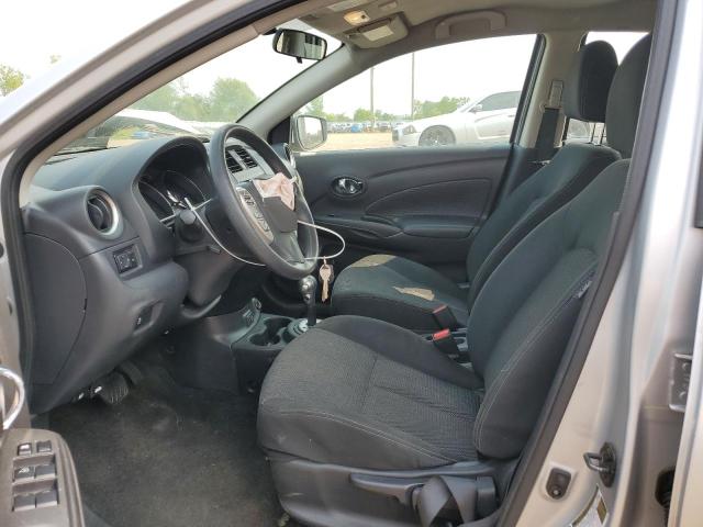  NISSAN VERSA 2019 Srebrny