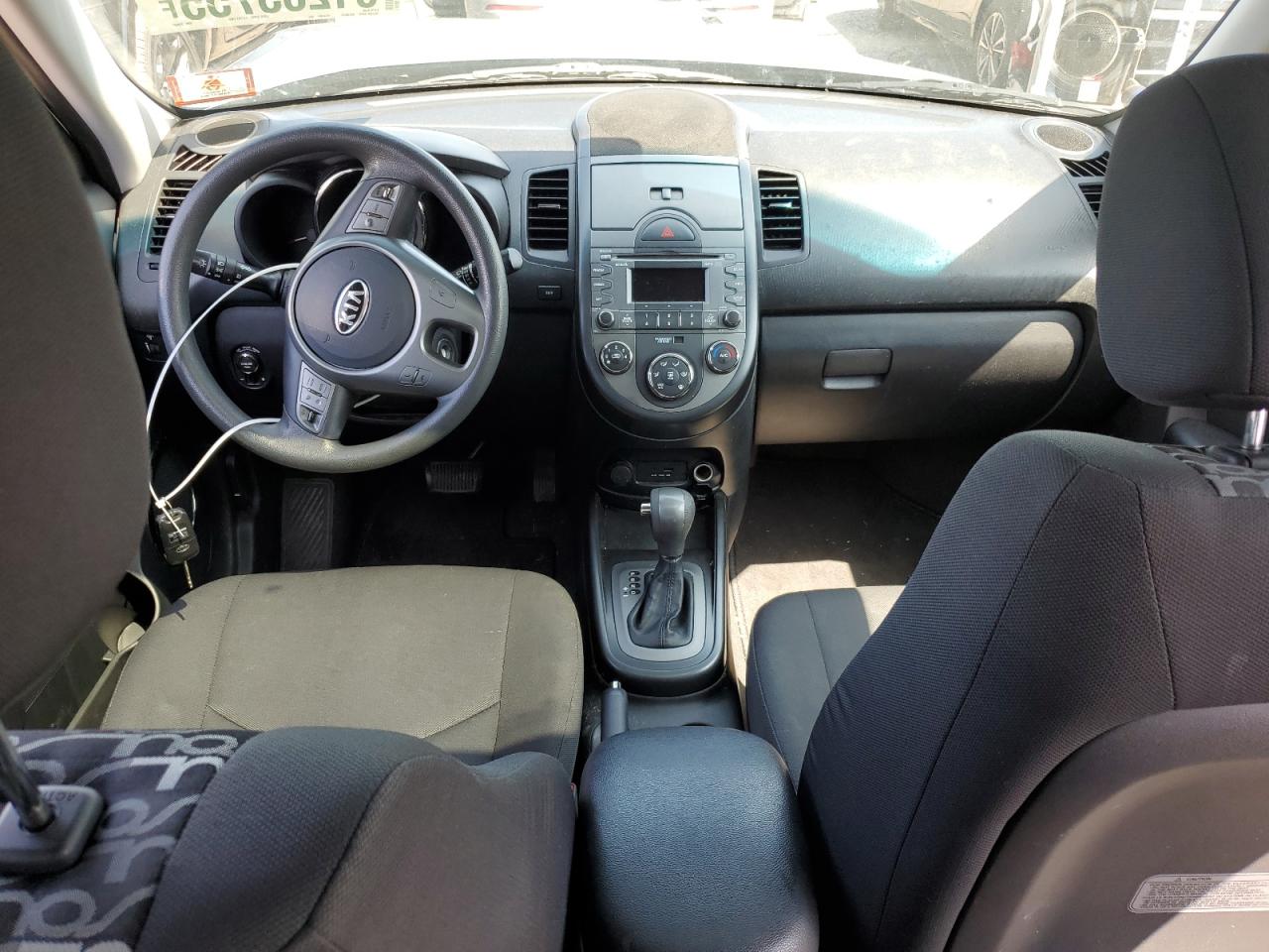 2011 Kia Soul + VIN: KNDJT2A21B7220667 Lot: 61283755
