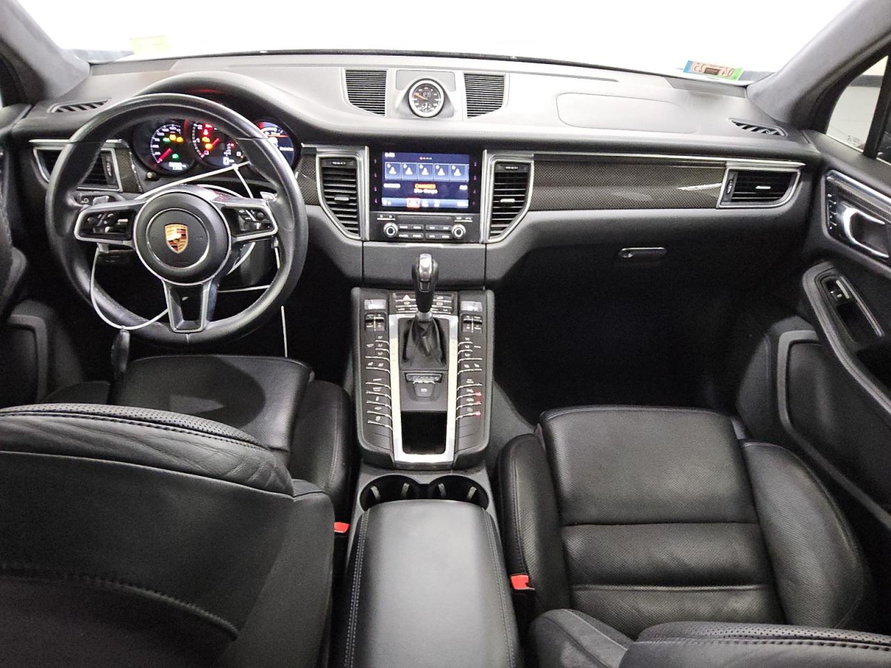 2017 Porsche Macan Turbo VIN: WP1AF2A52HLB61998 Lot: 56172055