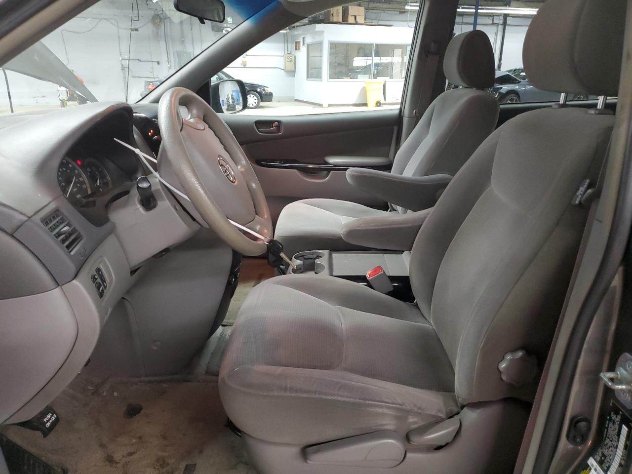 2005 Toyota Sienna Le VIN: 5TDBA23CX5S029792 Lot: 60348995