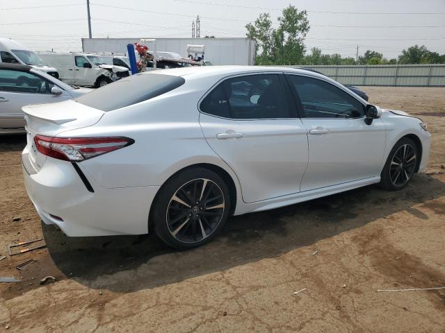  TOYOTA CAMRY 2018 Белы