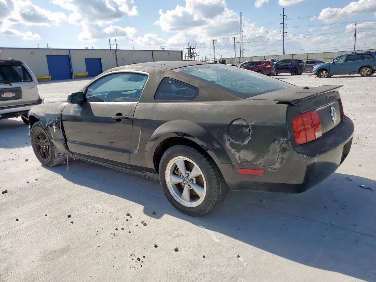 FORD ALL Models 2007 VIN 1ZVFT80N775342096 фото 2