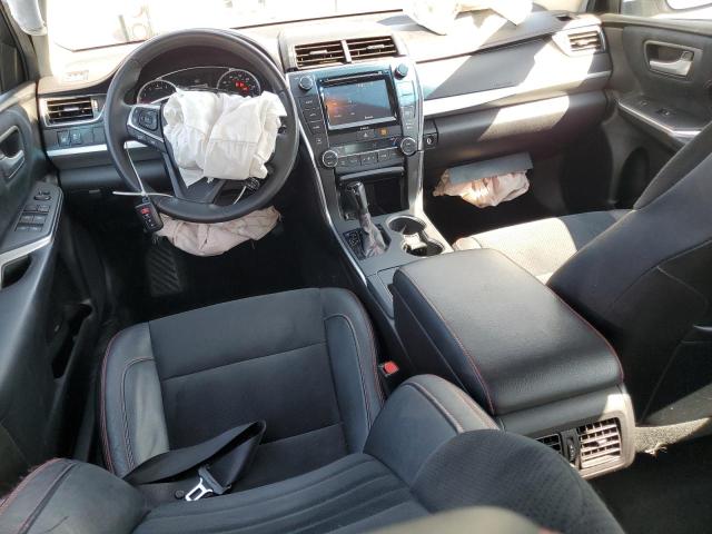  TOYOTA CAMRY 2017 Srebrny