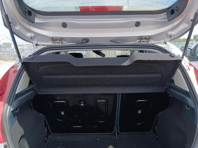2011 FORD FIESTA TIT