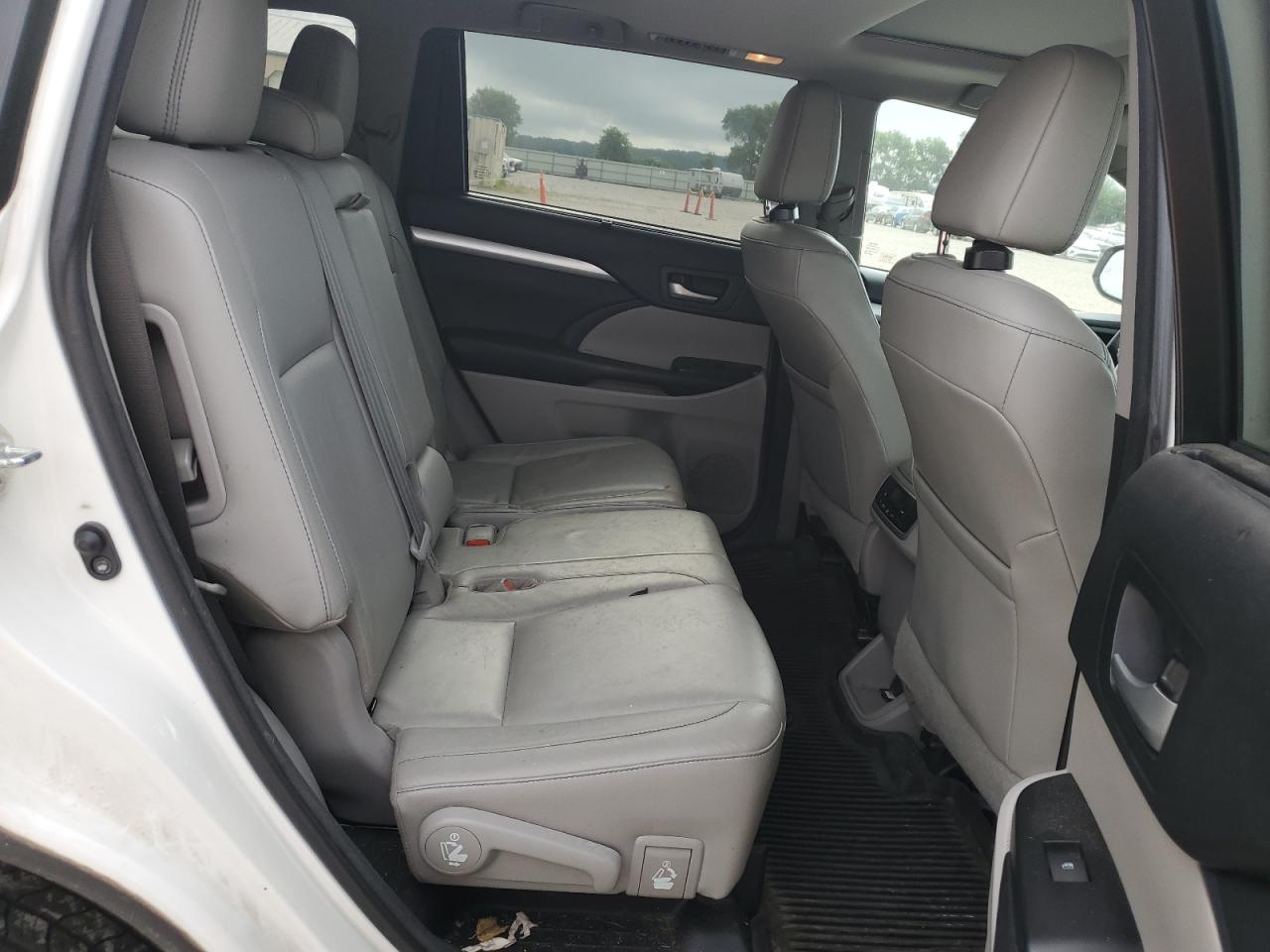2017 Toyota Highlander Se VIN: 5TDJZRFH4HS483089 Lot: 62837725