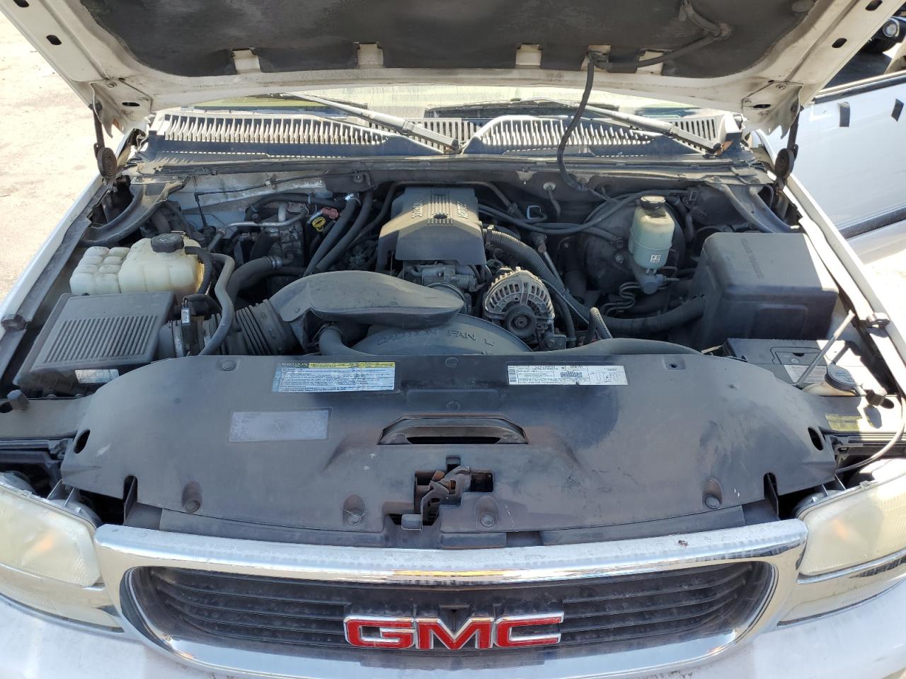 2000 GMC Yukon Xl K1500 VIN: 3GKFK16T8YG124735 Lot: 62940885