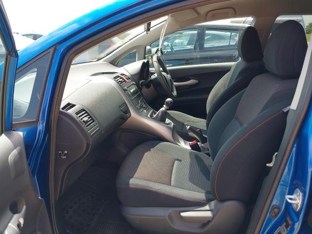 2012 TOYOTA AURIS SR V