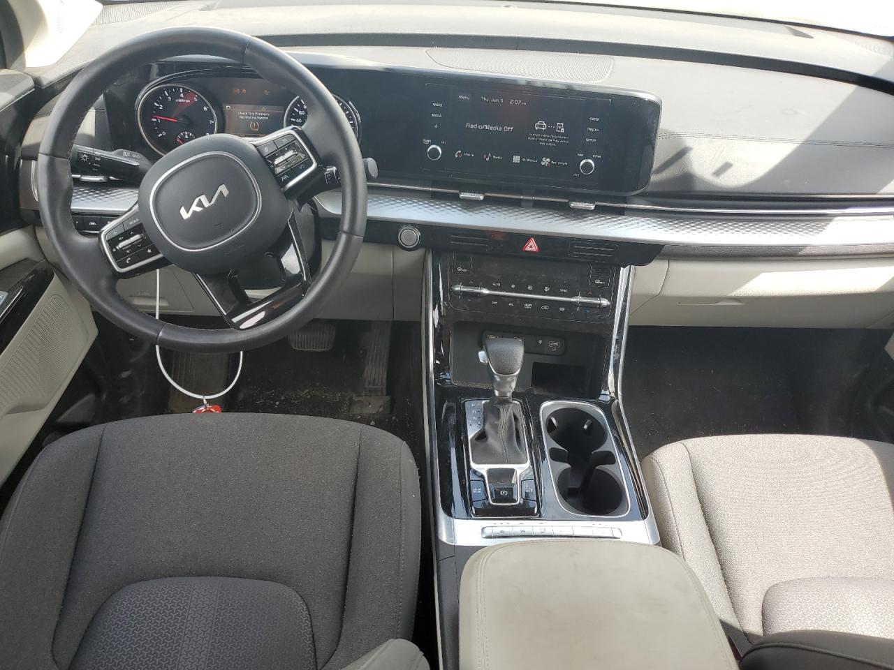 2024 Kia Carnival Lx VIN: KNDNB5H39R6403979 Lot: 60017245