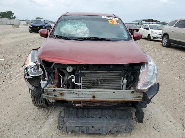  NISSAN VERSA 2017 Красный