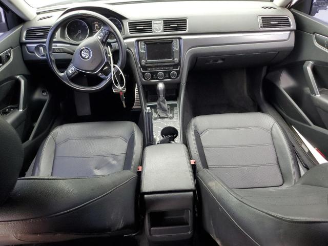  VOLKSWAGEN PASSAT 2017 Серый