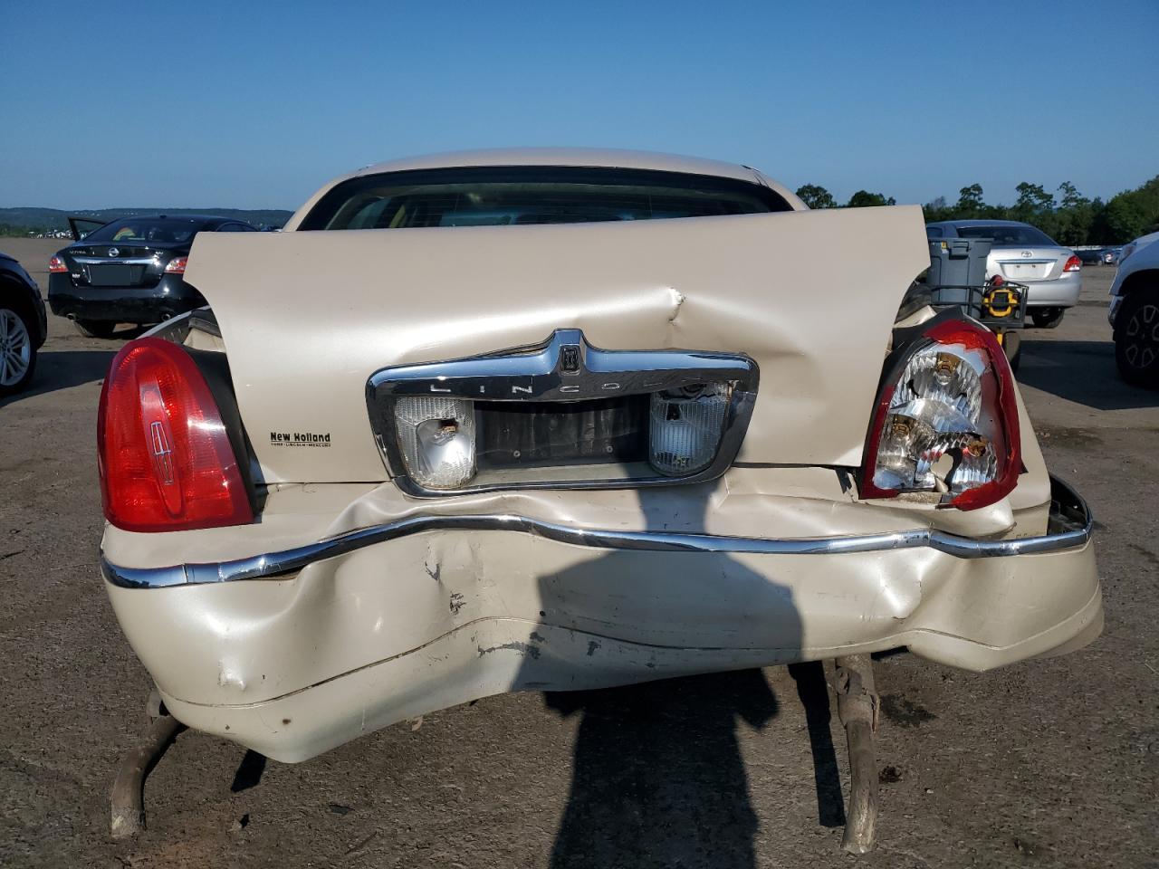 2000 Lincoln Town Car Cartier VIN: 1LNHM83W5YY790622 Lot: 61653105