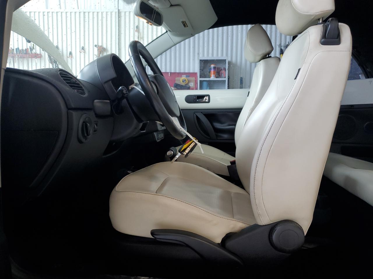 2007 Volkswagen New Beetle Triple White VIN: 3VWFF31Y47M417334 Lot: 61619265
