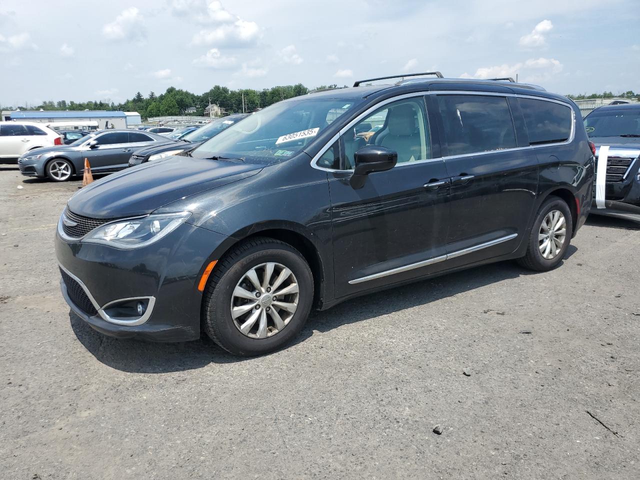 2018 Chrysler Pacifica Touring L VIN: 2C4RC1BG0JR141589 Lot: 63051535