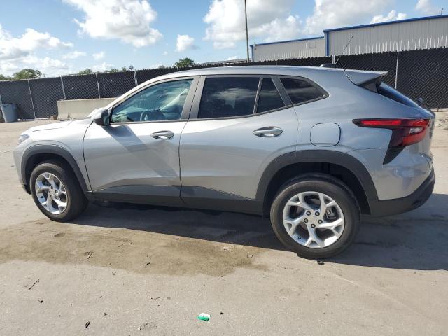  CHEVROLET TRAX 2024 Srebrny