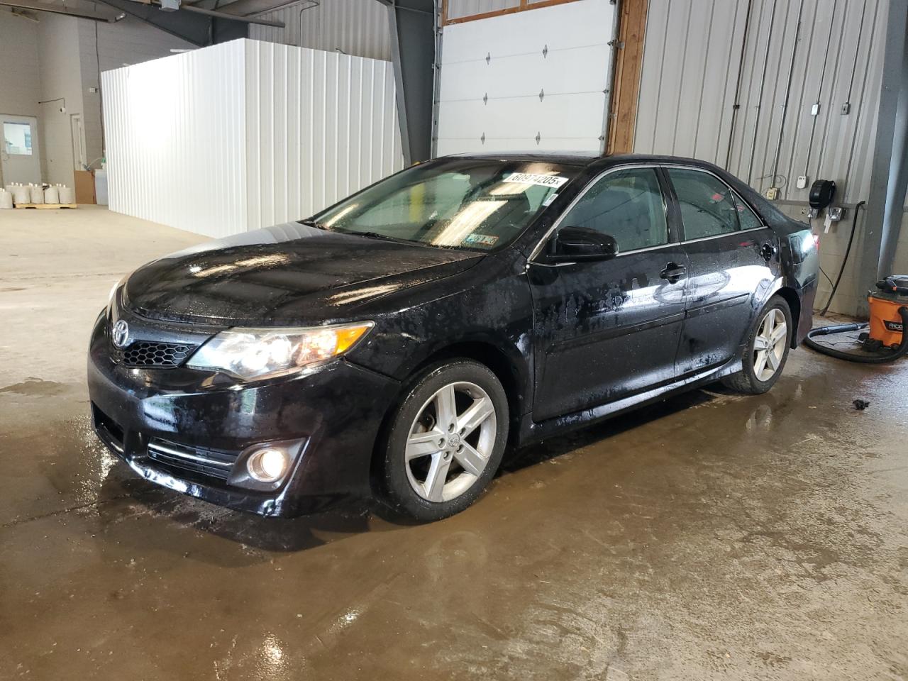 2014 Toyota Camry L იყიდება West Mifflin-ში, PA - Rear End