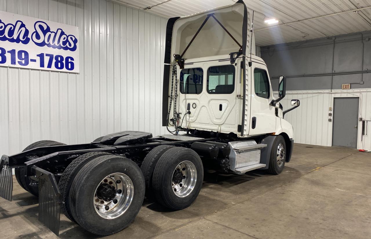 FREIGHTLINER ALL OTHER 2020 VIN 1FUJHTDV2LLKZ2363 фото 4