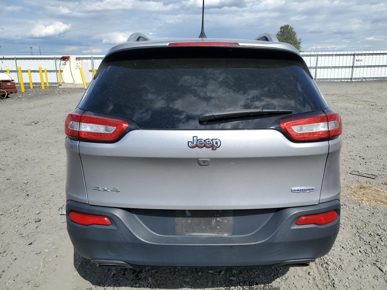 2018 Jeep Cherokee Latitude VIN: 1C4PJMCX4JD532308 Lot: 59171525