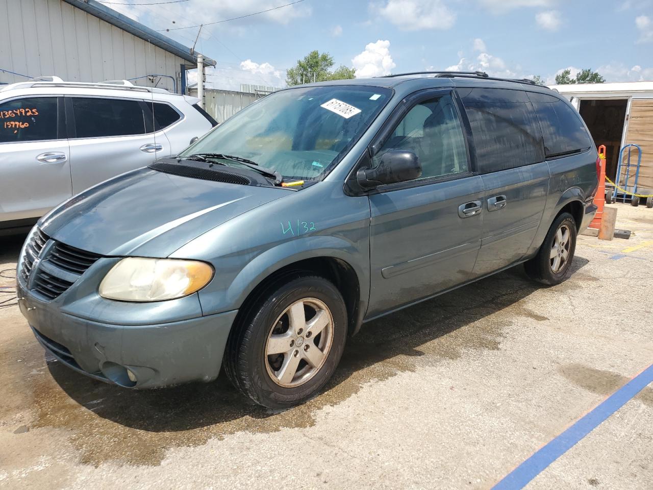 Pekin, IL에서 판매 중인 2006 Dodge Grand Caravan Sxt - Front End