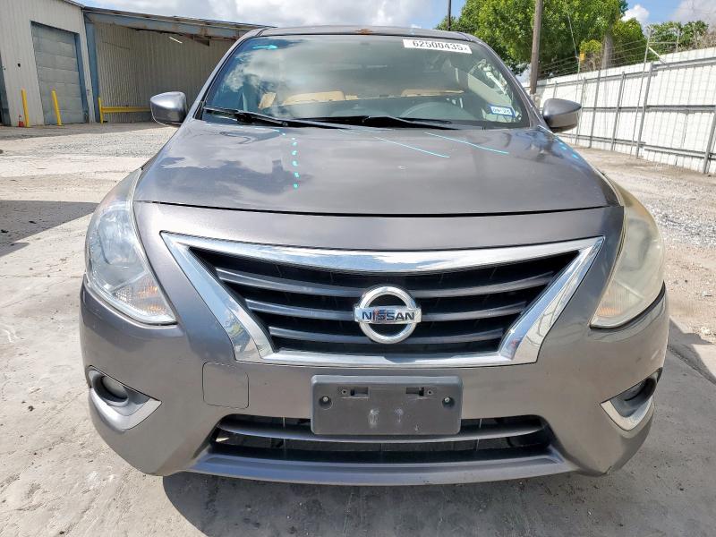  NISSAN VERSA 2018 Szary