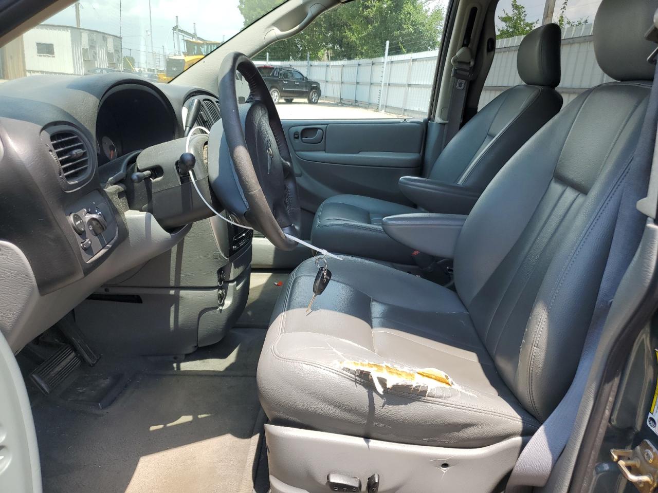 2005 Chrysler Town & Country Touring VIN: 2C4GP54LX5R559225 Lot: 62607675