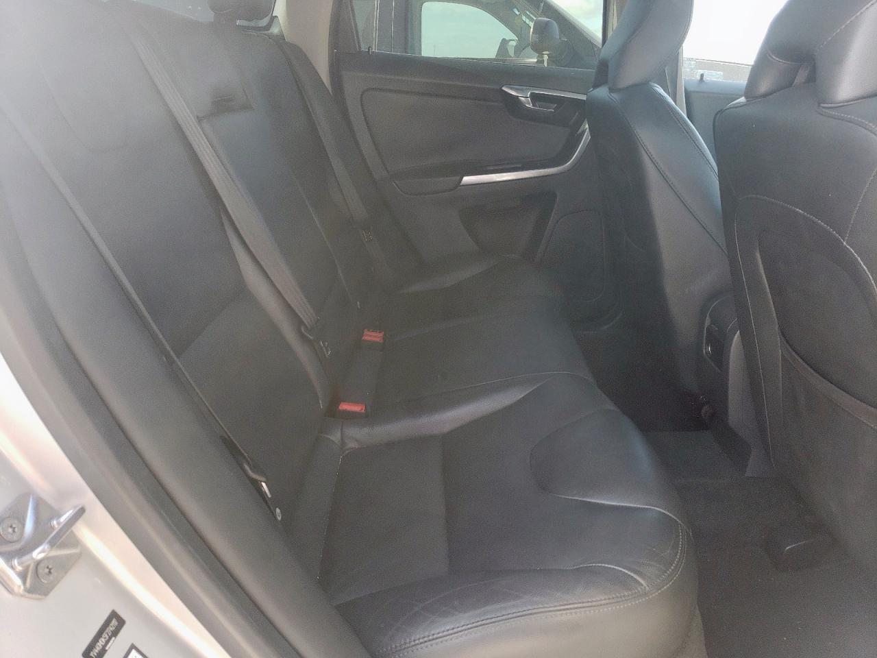 2015 Volvo Xc60 T5 Premier VIN: YV440MDK5F2742117 Lot: 62502245
