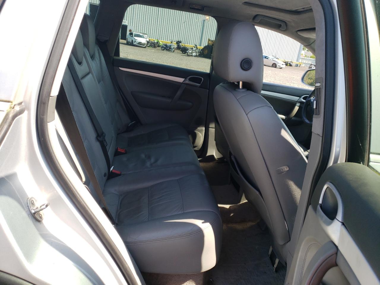 2004 Porsche Cayenne Turbo VIN: WP1AC29P74LA92363 Lot: 62425055