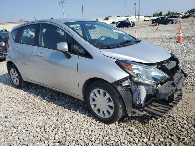  NISSAN VERSA 2017 Srebrny