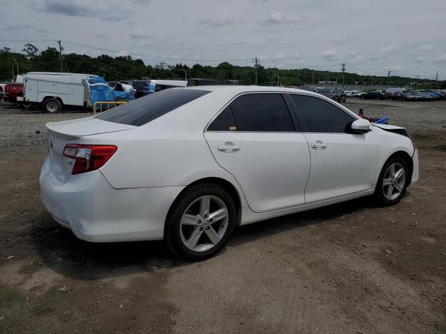 Sedans TOYOTA CAMRY 2013 White