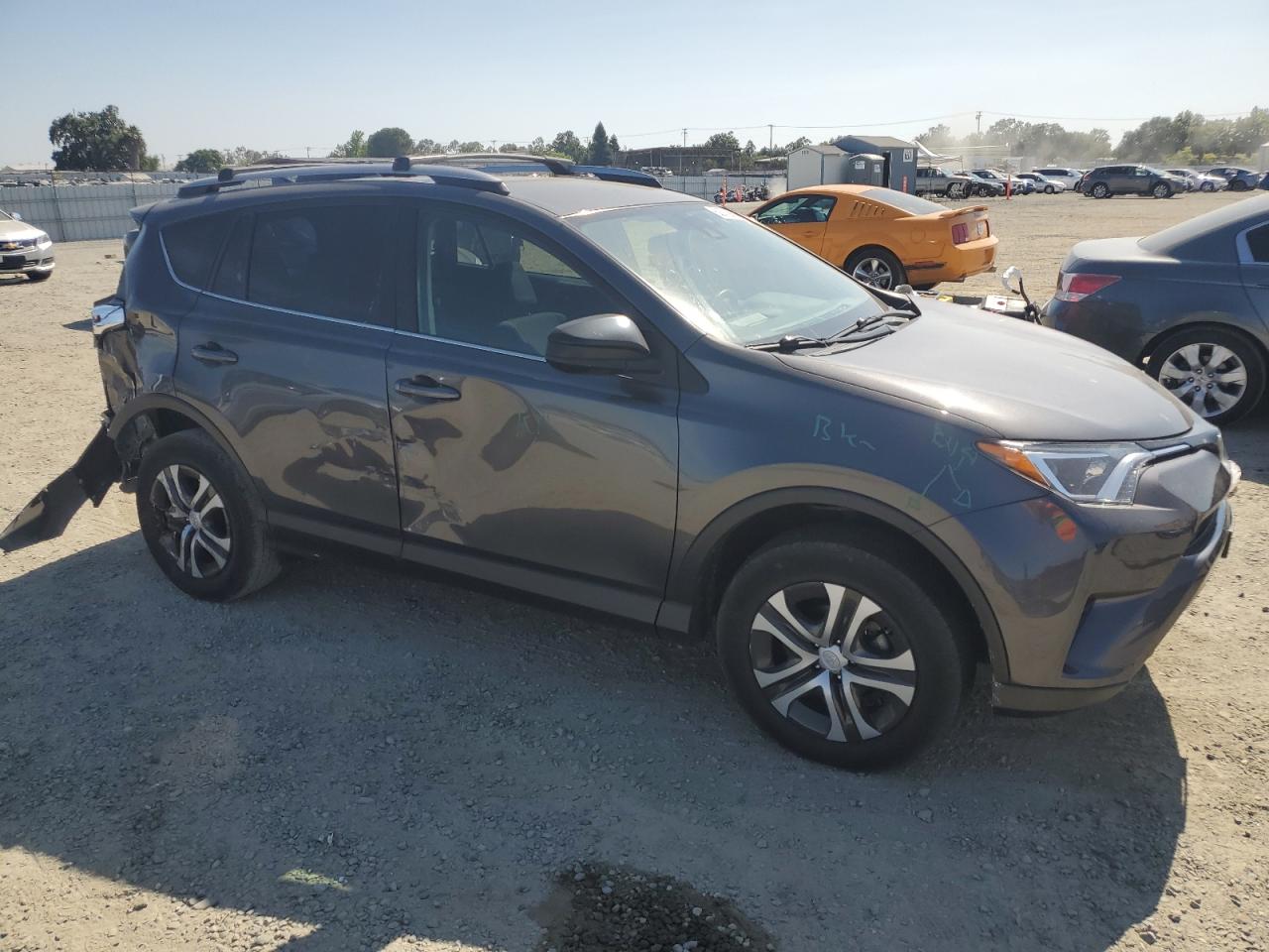TOYOTA RAV4 2017 VIN JTMBFREV4HJ132510 photo 4