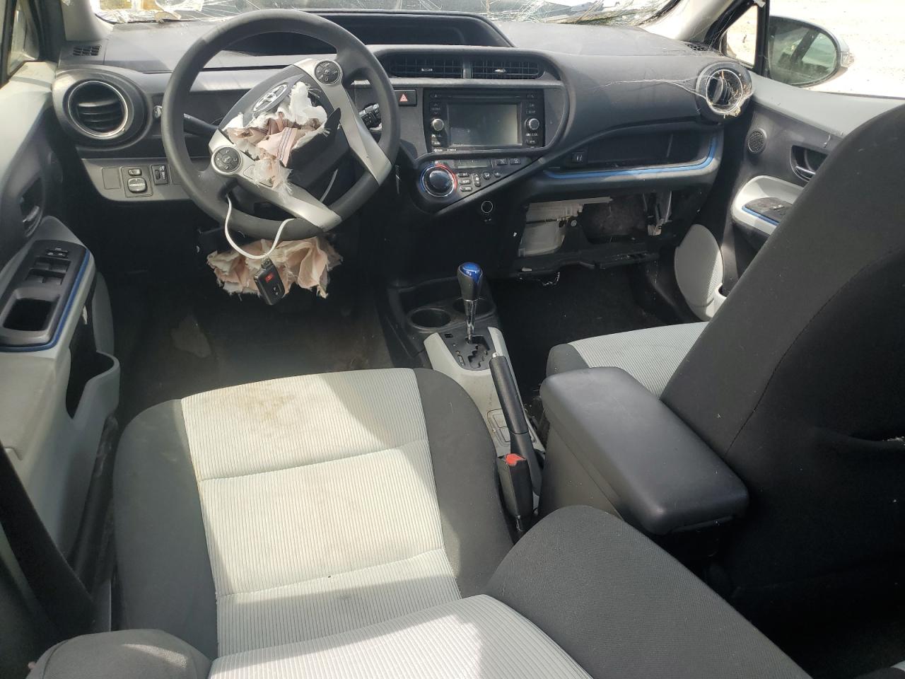 2013 Toyota Prius C VIN: JTDKDTB32D1048878 Lot: 63232635