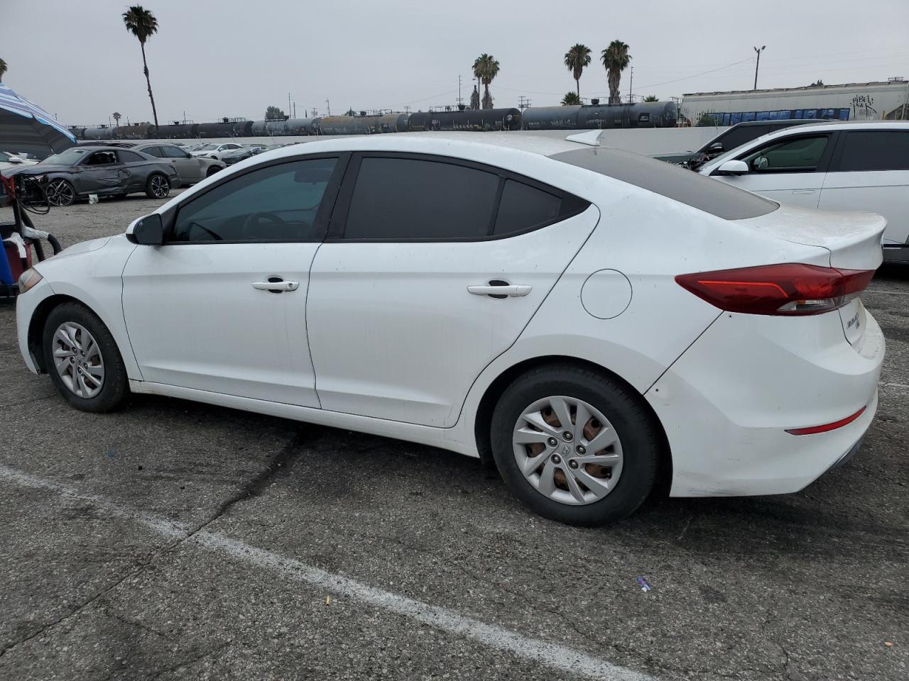 HYUNDAI ELANTRA 2017 VIN 5NPD74LF0HH158132 фото 2