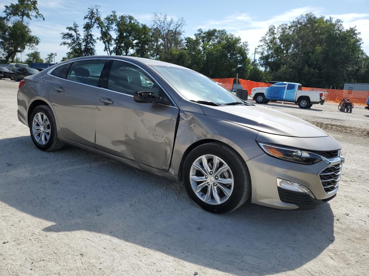 CHEVROLET MALIBU 2023 VIN 1G1ZD5ST1PF216472 фото 4