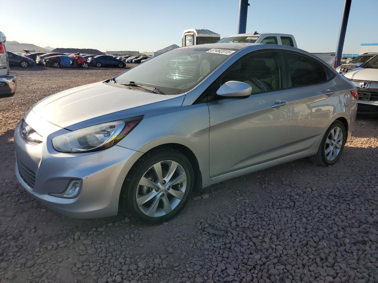 Phoenix, AZ에서 판매 중인 2012 Hyundai Accent Gls - Minor Dent/Scratches